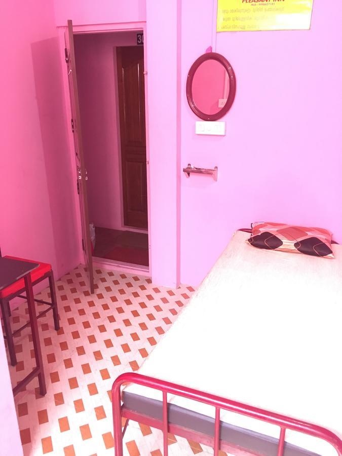 Pleasant Inn Kochi Exterior foto