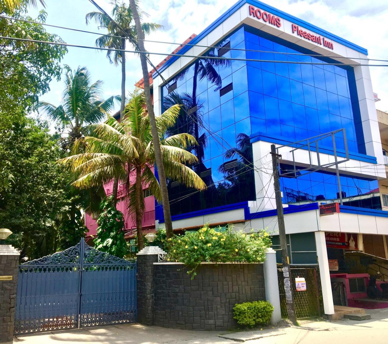 Pleasant Inn Kochi Exterior foto